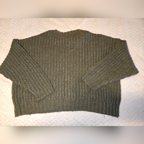 American Eagle Crewneck Chunky Sweater - Picture 2 of 5